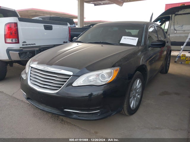1C3CCBAG0EN101372 Chrysler 200 LX