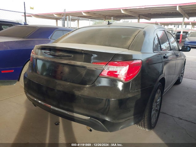 Chrysler 200 LX 2014 1C3CCBAG0EN101372 Image 4