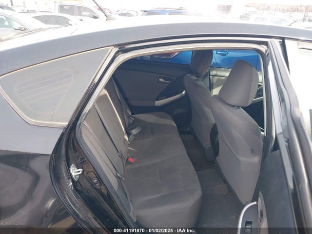 JTDKN3DUXF1882614 Toyota Prius Two