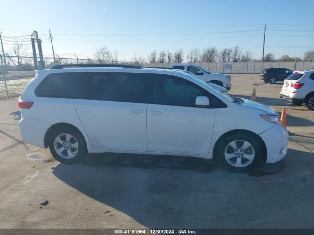 5TDKK3DC0GS740437 Toyota Sienna Le 8 Passenger