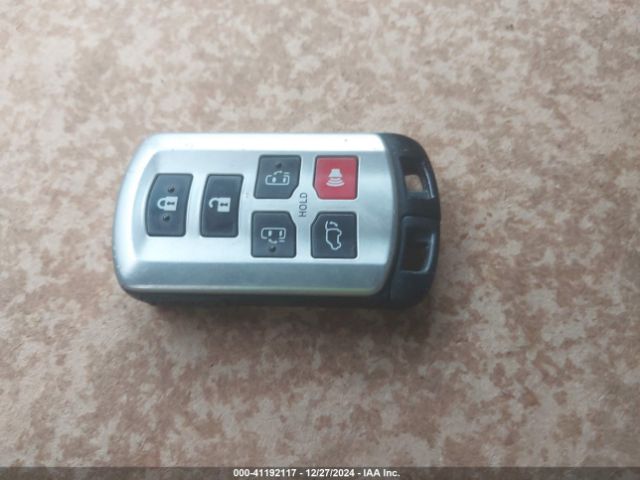 5TDYK3DC8FS537028 Toyota Sienna Xle/limited
