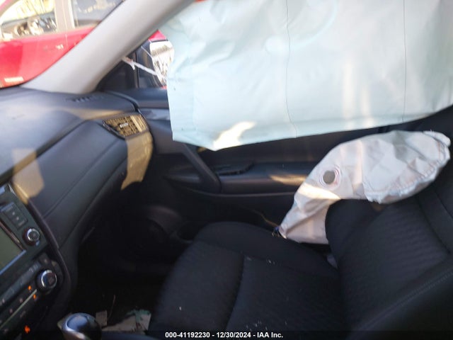 KNMAT2MV2KP505805 Nissan ROGUE SV