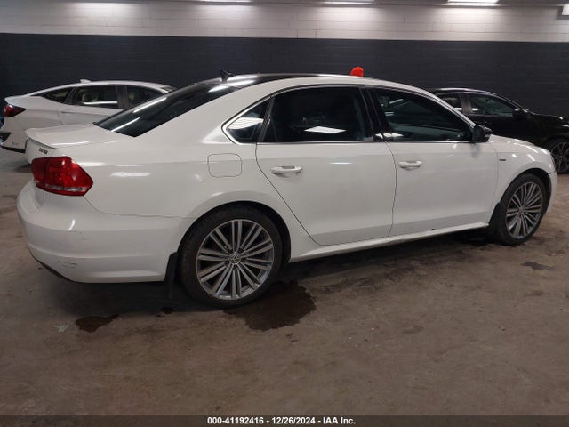 1VWBT7A36FC046809 Volkswagen Passat 1.8t Sport