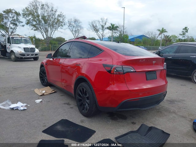 2023 TESLA MODEL Y 7SAYGDEE8PF830492 Photo 2