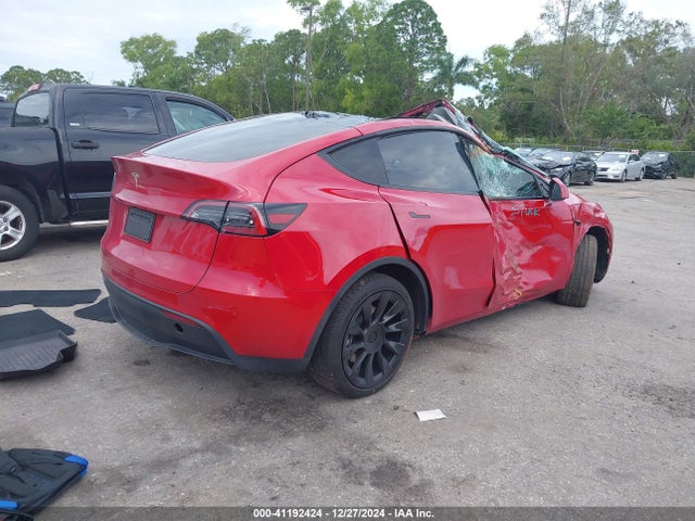 2023 TESLA MODEL Y 7SAYGDEE8PF830492 Photo 3