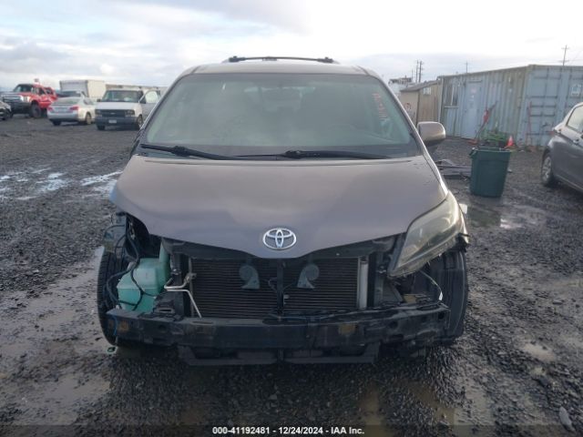 5TDXK3DC2FS540681 Toyota Sienna Se 8 Passenger