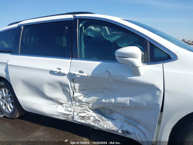 Chrysler Pacifica Touring L 2022 2C4RC1BG1NR155457 Image 13