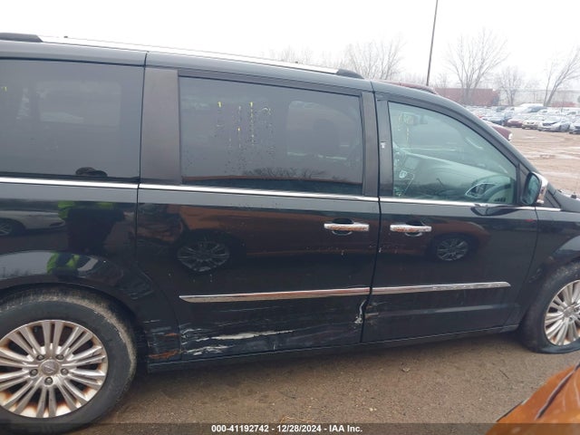 2C4RC1JG6FR714987 Chrysler Town & Country Limited