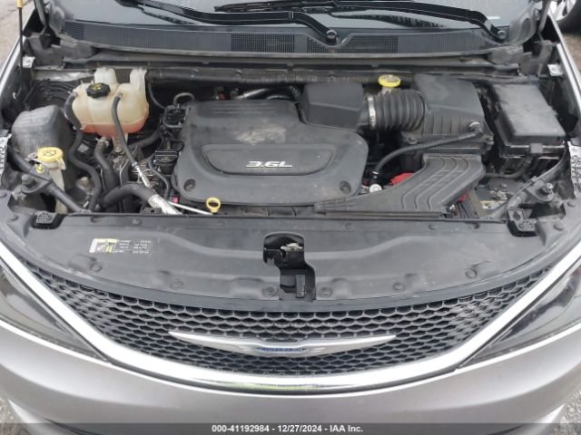 2C4RC1DG1HR552085 Chrysler Pacifica Touring