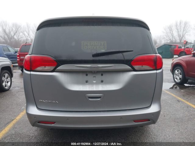 2C4RC1DG1HR552085 Chrysler Pacifica Touring