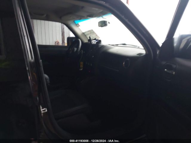 1C4NJPBA0GD777492 Jeep Patriot Sport Se