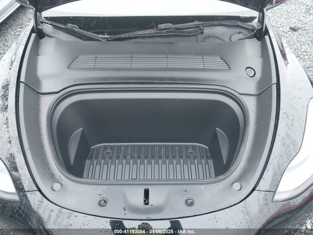 2021 TESLA MODEL Y 5YJYGDEE6MF239697 Photo 9