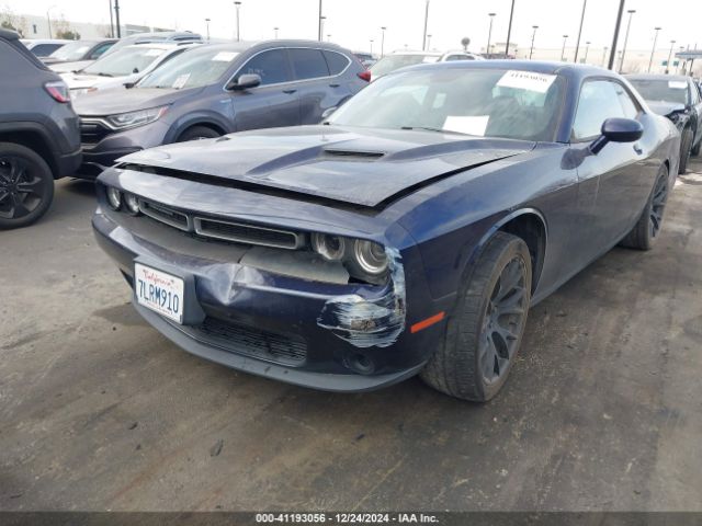 2C3CDZAG5FH720565 Dodge Challenger Sxt