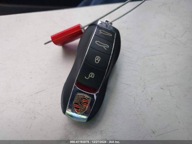 WP0CA2A8XHS220370 Porsche 718 Boxster