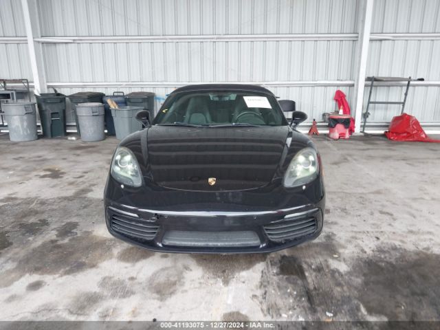 WP0CA2A8XHS220370 Porsche 718 Boxster