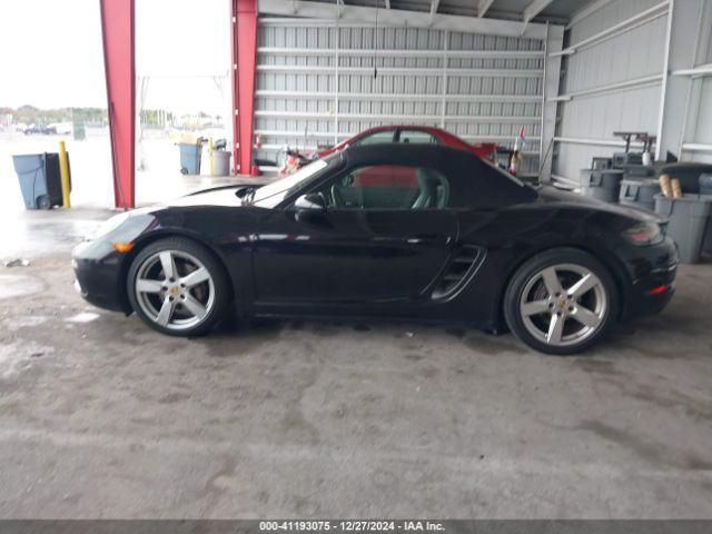 WP0CA2A8XHS220370 Porsche 718 Boxster