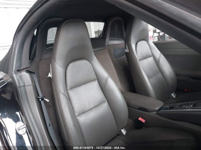 WP0CA2A8XHS220370 Porsche 718 Boxster