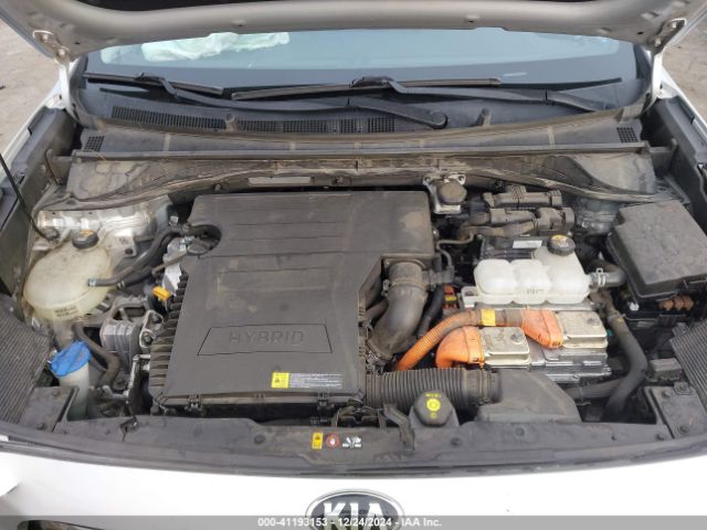 KNDCB3LC1K5235320 KIA NIRO LX