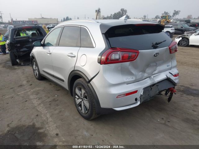 KNDCB3LC1K5235320 KIA NIRO LX