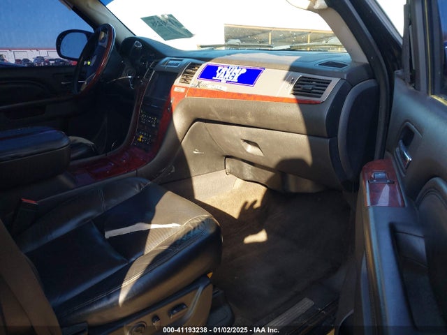 2011 CADILLAC ESCALADE 1GYS4BEF5BR216019 Photo 4