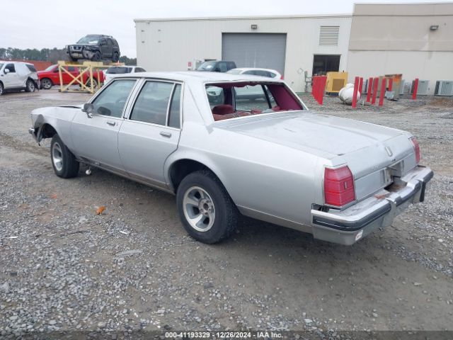 1981 OLDSMOBILE DELTA 88 1G3AY69Y1BM298806 Photo 2
