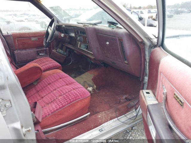 1981 OLDSMOBILE DELTA 88 1G3AY69Y1BM298806 Photo 4