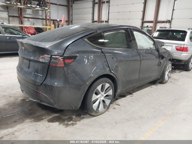 2024 TESLA MODEL Y 7SAYGDEE6RA251193 Photo 3