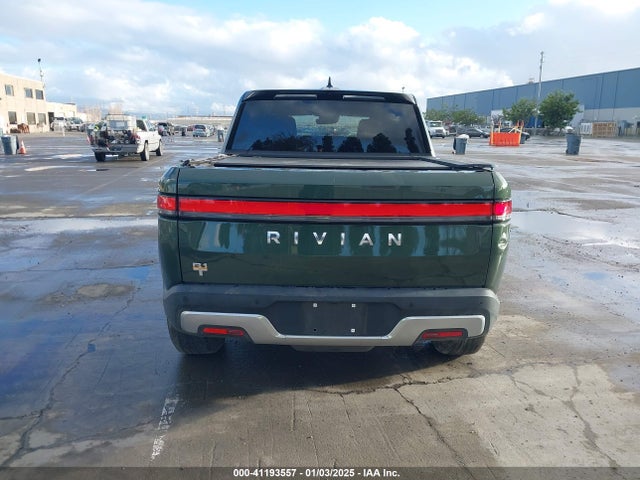 Rivian R1t Adventure 2022 7FCTGAAA8NN008972 Image 17