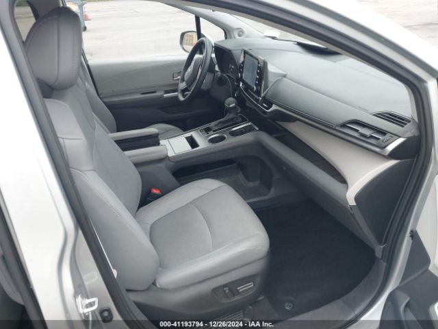 5TDZRKEC3NS095556 Toyota Sienna Limited
