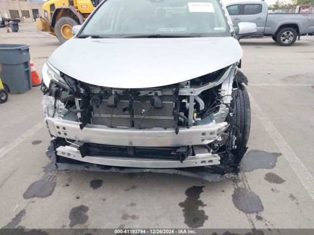 5TDZRKEC3NS095556 Toyota Sienna Limited