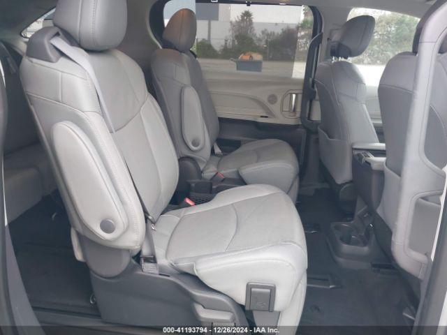5TDZRKEC3NS095556 Toyota Sienna Limited