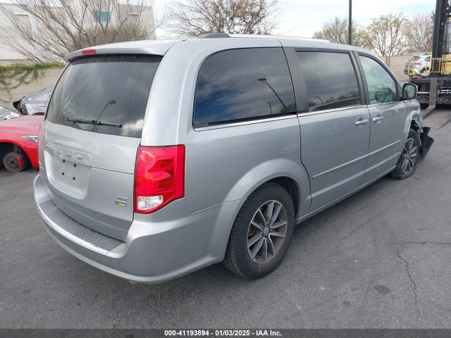 2C4RDGCG5HR677575 Dodge Grand Caravan Sxt