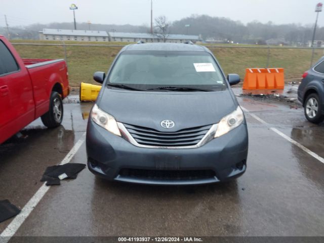 5TDKZ3DC4HS828100 Toyota Sienna Le 8 Passenger