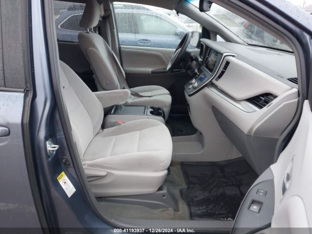 5TDKZ3DC4HS828100 Toyota Sienna Le 8 Passenger
