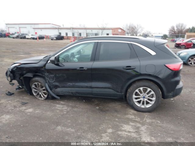 1FMCU9G63NUA99098 Ford ESCAPE SE
