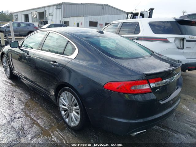 2011 JAGUAR XF SAJWA0FB7BLS14972 Photo 2