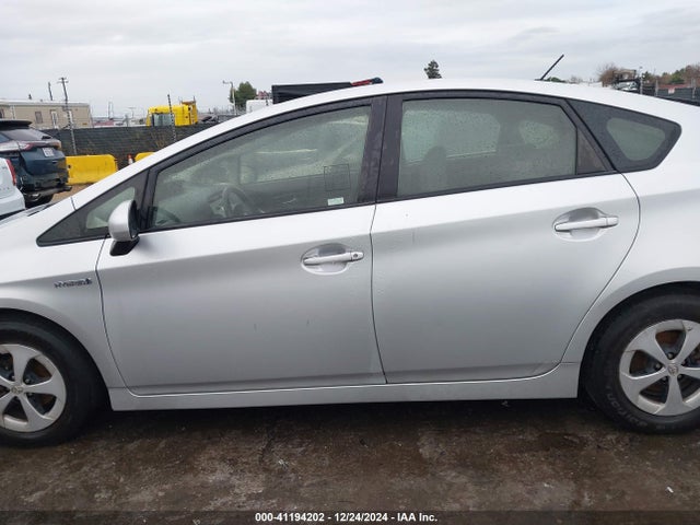 Toyota Prius Two 2014 JTDKN3DU3E1744766 Image 14