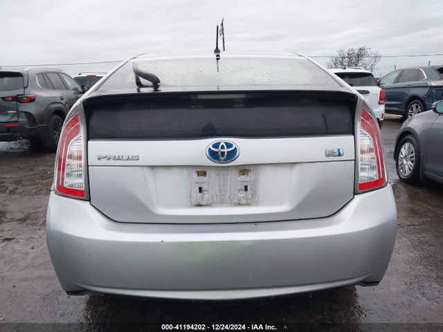 Toyota Prius Two 2014 JTDKN3DU3E1744766 Image 16