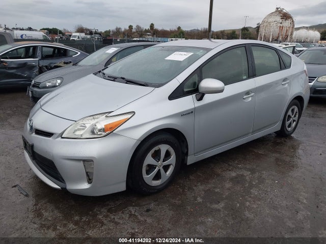 Toyota Prius Two 2014 JTDKN3DU3E1744766 Image 2