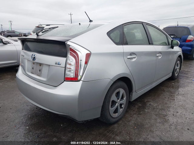 JTDKN3DU3E1744766 Toyota Prius Two