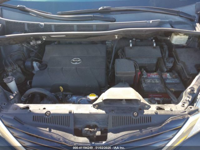 5TDKK3DC5FS621071 Toyota Sienna Le 8 Passenger