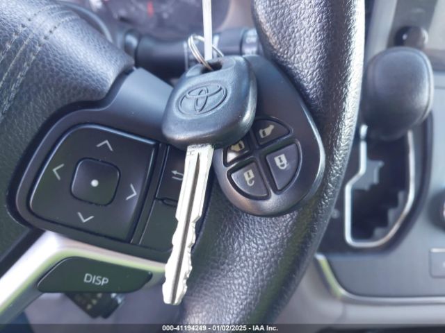 5TDKK3DC5FS621071 Toyota Sienna Le 8 Passenger
