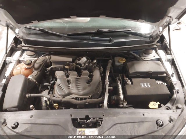 Chrysler 200 Limited 2015 1C3CCCAG5FN731251 Image 10
