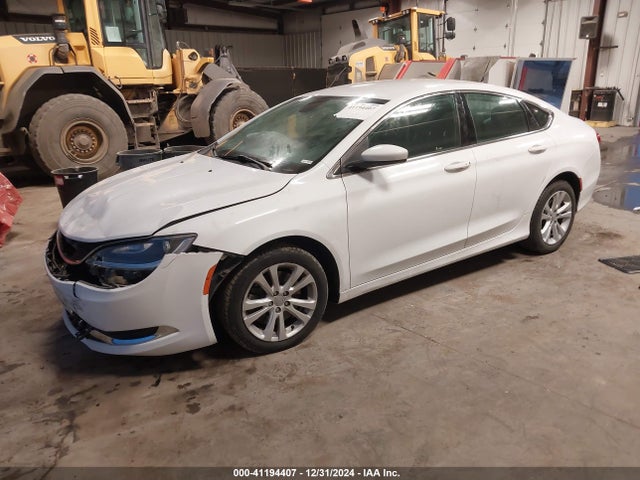 Chrysler 200 Limited 2015 1C3CCCAG5FN731251 Image 2