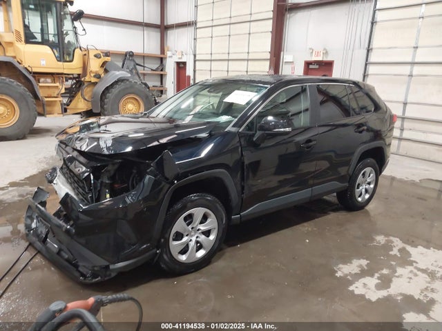 2T3G1RFV0NC320040 Toyota RAV4 LE