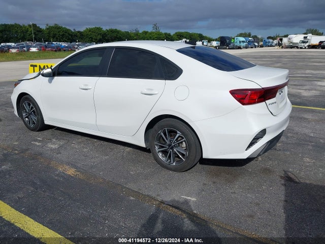 KIA Forte Lxs 2023 3KPF24AD9PE588558 Image 3