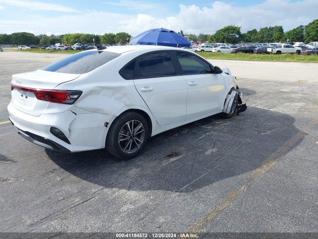 KIA Forte Lxs 2023 3KPF24AD9PE588558 Image 4