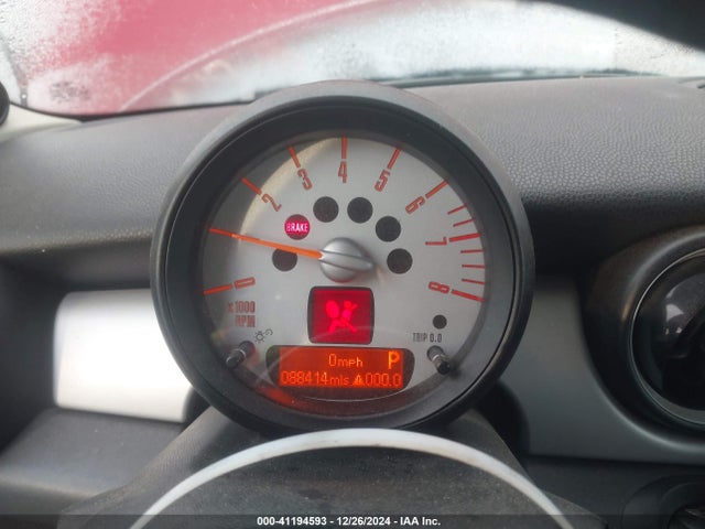 2011 MINI COOPER CLUBMAN WMWZF3C5XBT188488 Photo 6