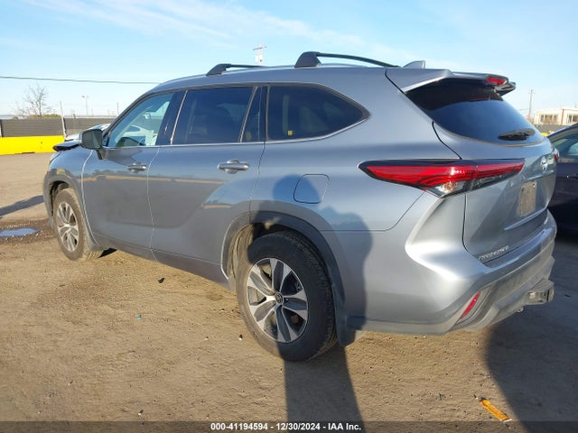 Toyota Highlander Xle 2021 5TDHZRBH9MS130331 Image 3