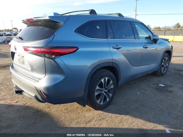 Toyota Highlander Xle 2021 5TDHZRBH9MS130331 Image 4
